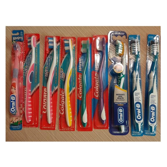 Lot of 17 Toothbrushes - Colgate and Oral-B - including Little Mermaid - Picture 3 of 3
